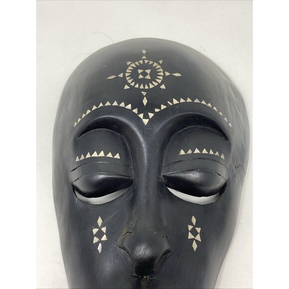 Vintage Large Indonesian Wood Tribal Mask Art Mother of Pearl Inlay 13" - Picture 2 of 7